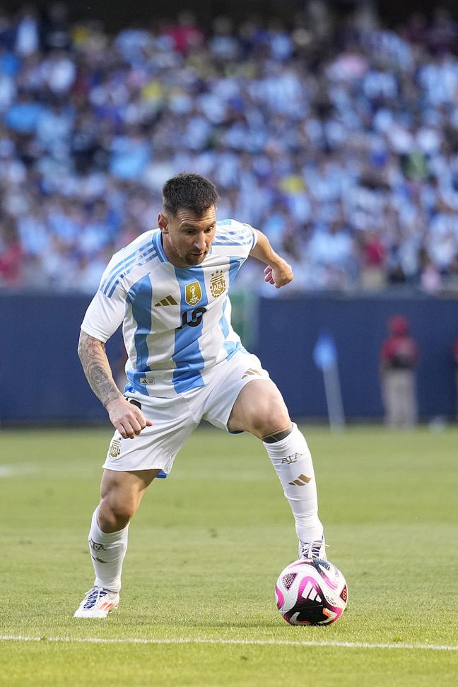 德足协CEO：正研究球员更换会籍后，原协会是否可以获得补偿（德足协CEO：研究球员变更会籍后原协会是否应获补偿）