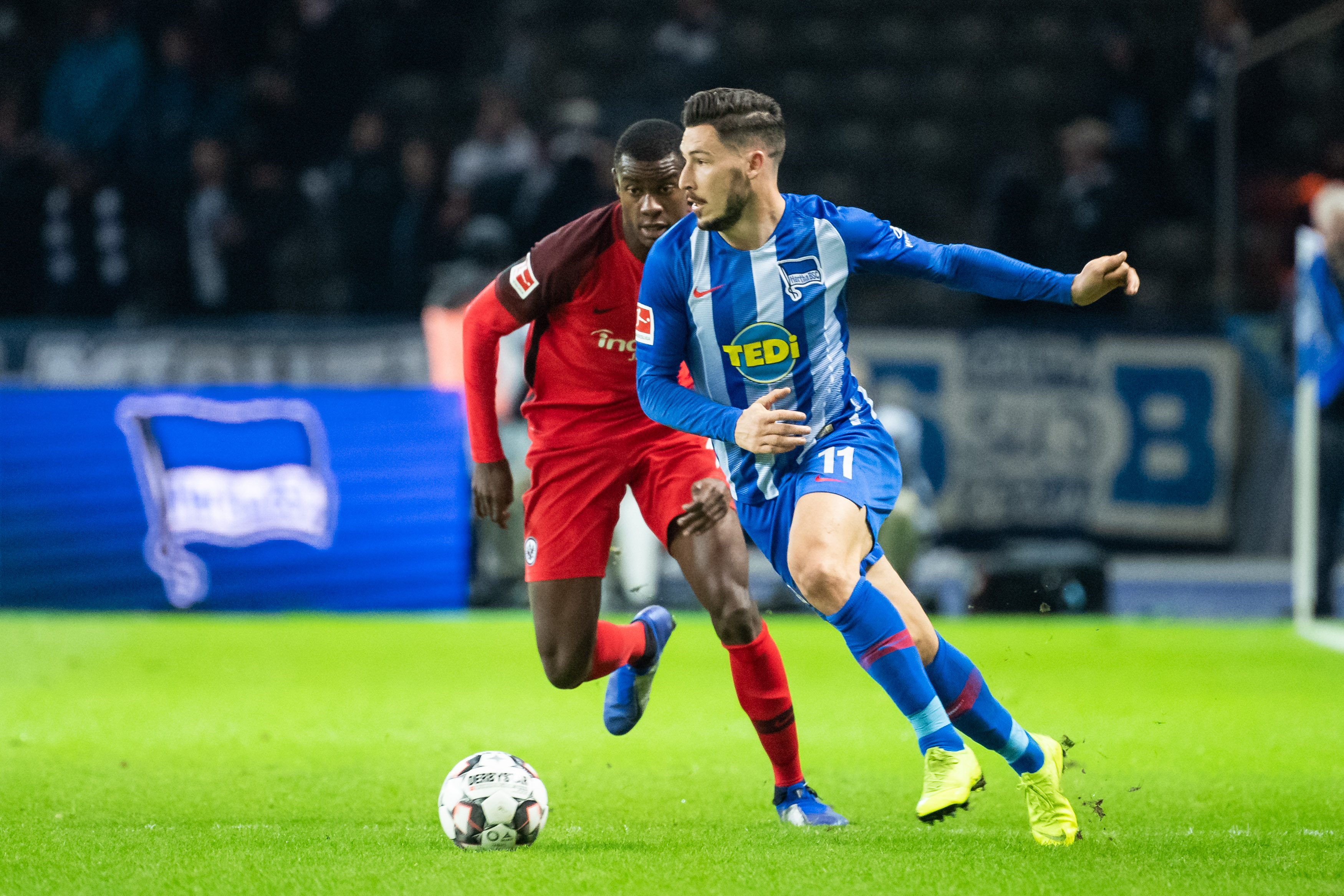 阿莫林：我和球员们都有信心，我们能击败纽卡斯尔（阿莫林：我与全队信心十足，相信能战胜纽卡斯尔）